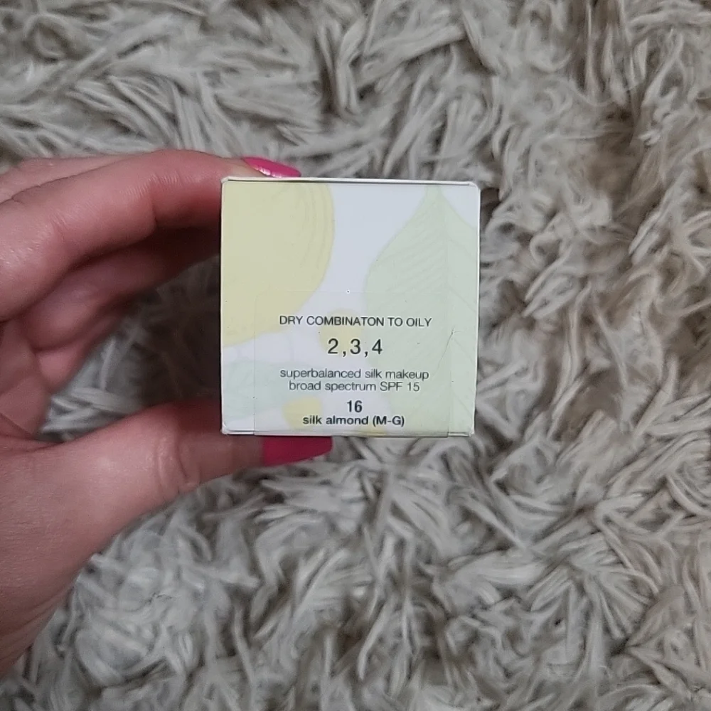 Clinique Superbalanced Makeup Silk Almond 16 Foundation SPF 15 Size 1 fl oz ✨️💫